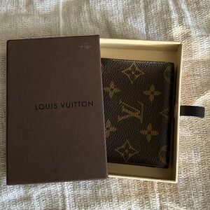 Bifold Louis Vuitton wallet